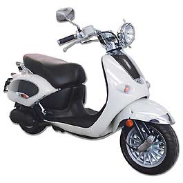 Aprilia Mojito Custom. Нафталиновый ретростиль как он есть – фарки-хромики. В остальном же – современный европейский скутер Aprilia Mojito Custom. Нафталиновый ретростиль как он есть – фарки-хромики. В остальном же – современный европейский скутер