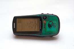 Портативный GPS-приемник с монохромным дисплеем