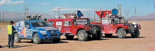 Символический "подиум" Grand Challenge-2005 (слева направо): Stanley, Highlander и Sandstorm Символический "подиум" Grand Challenge-2005 (слева направо): Stanley, Highlander и Sandstorm