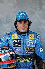 Парадный портрет" самого молодого чемпиона первой формулы - Фернандо Алонсо. Обратите внимание на лого Michelin. Не самое почетное место, не правда ли?