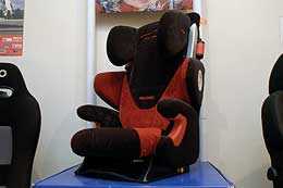 Автомобильные сиденья для детей представляют собой съемные мягкие креслица без ножек или люльки. Они разделены на группы в зависимостиот веса и возраста детей